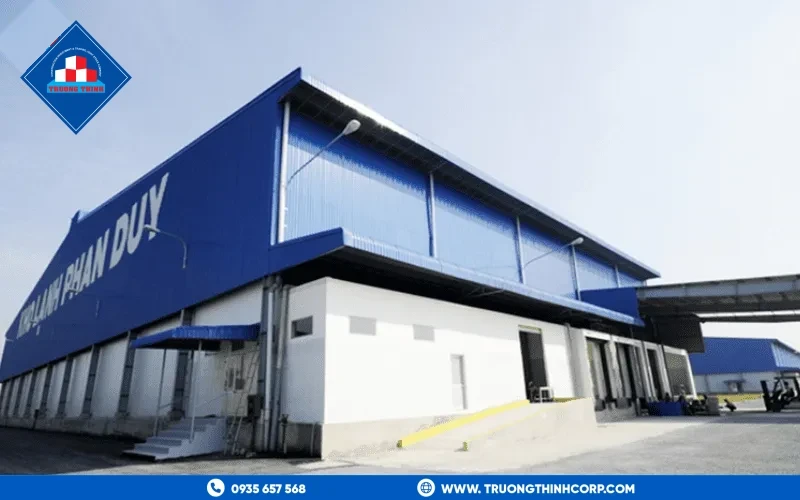 Cold storage warehouse steel structure, clear-span design for a temperature-controlled facility