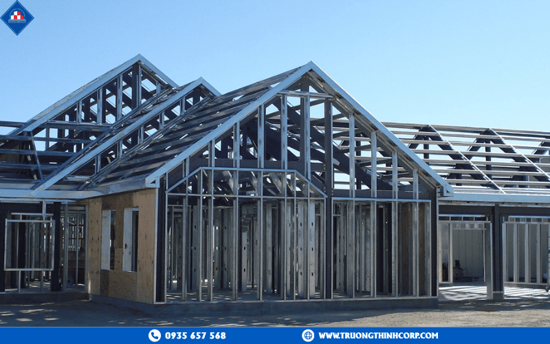 Is it possible to build a house with steel