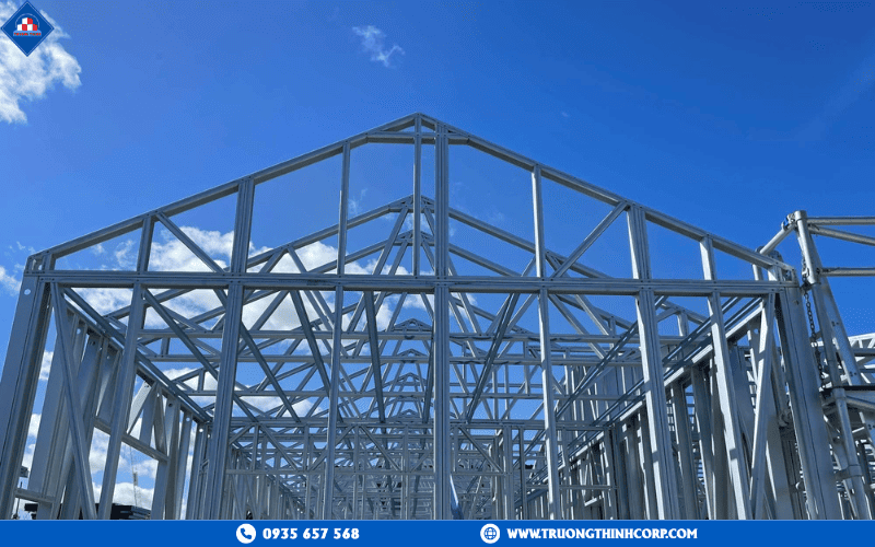 Is it possible to build a house with steel