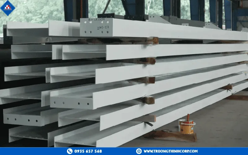 Columns and beams as primary structural components