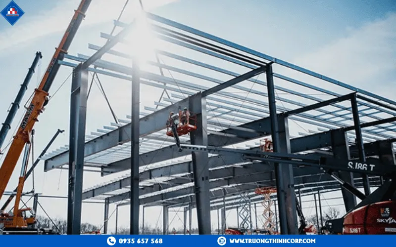 which is better rcc or steel structure