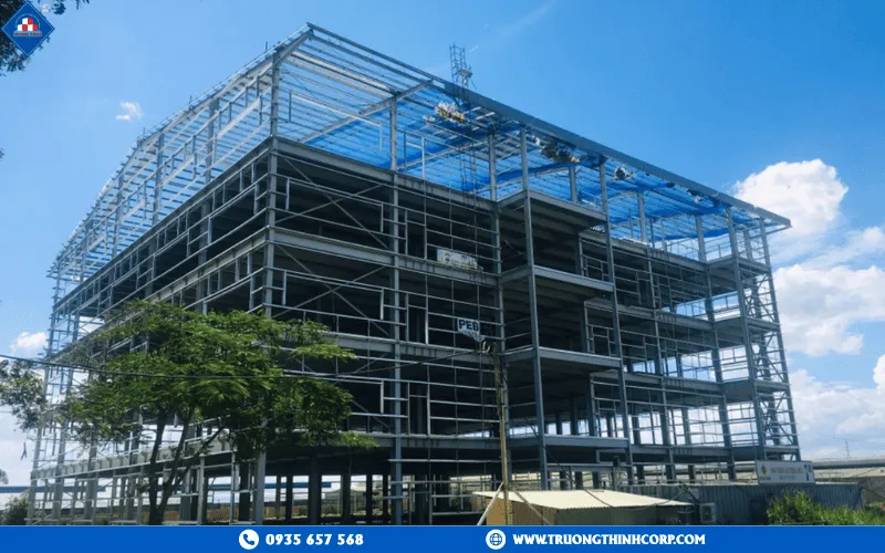 which is better rcc or steel structure