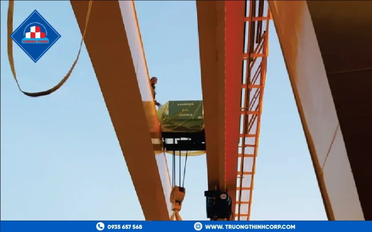 Overhead gantry crane in a steel structure warehouse fabricated by Truong Thinh Corp
