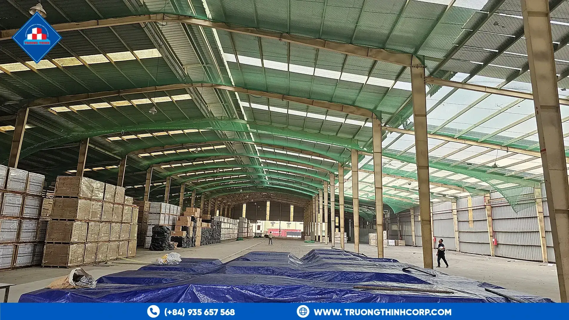 Long-span steel roof structure inside the Royal House warehouse project