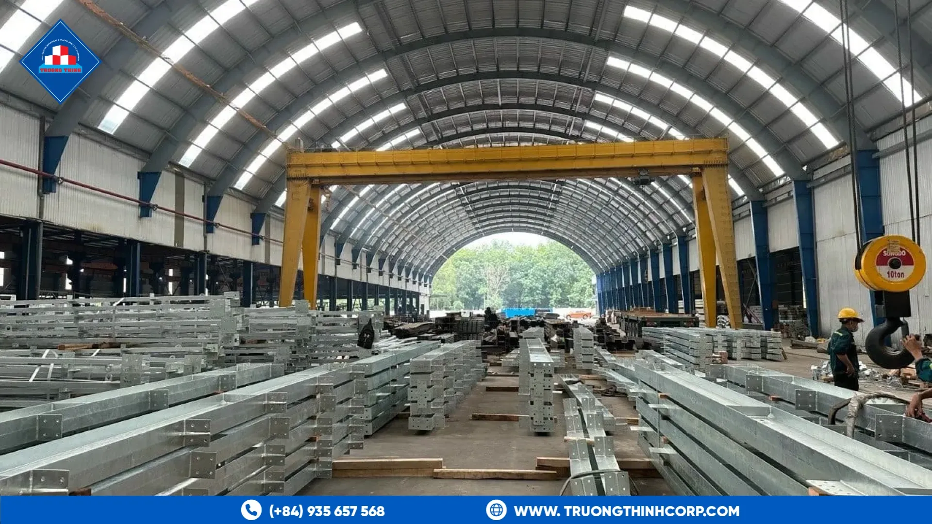 Hot-dip galvanized steel members stored in the factory before erection in a corrosive environment